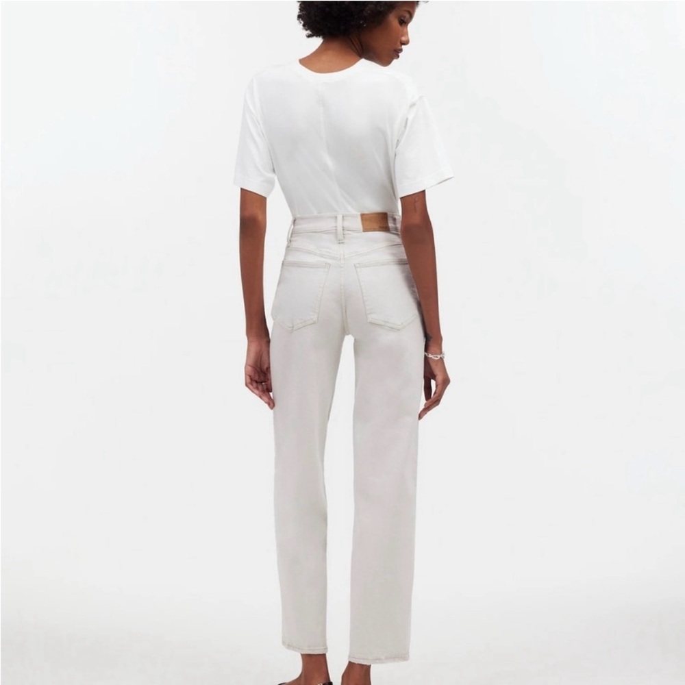 Madewell Perfect Vintage Wide-leg Crop Jean
Worn a few times but no longer fit